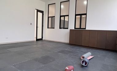 EN VENTA EXCLUSIVA RESIDENCIA CON ALBERCA PRIVADA EN PLAYA DEL CARMEN A 7 MINUTOS DE LA HERMOSA PLAYA XPU-HA