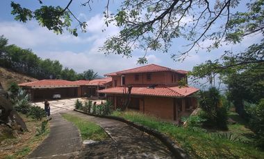 CASA EN VENTA EN COLINAS DE ARROYO HONDO