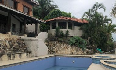 CASA EN VENTA EN COLINAS DE ARROYO HONDO