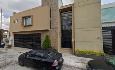 Magnífica y amplia casa en venta en Lomas de Tecnológico, San Luis Potosí.