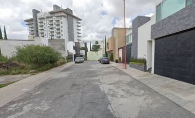 Magnífica y amplia casa en venta en Lomas de Tecnológico, San Luis Potosí.