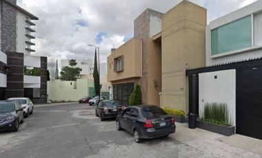 Magnífica y amplia casa en venta en Lomas de Tecnológico, San Luis Potosí.