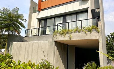 Dijual Unit Rumah Siap Huni Full Furnished Dengan Kolam Renang Pribadi Di Cipinang Jakarta Timur Dekat Ke Rawamangun [AR169]