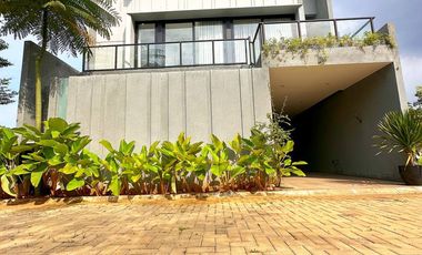 Dijual Unit Rumah Siap Huni Full Furnished Dengan Kolam Renang Pribadi Di Cipinang Jakarta Timur Dekat Ke Rawamangun [AR169]