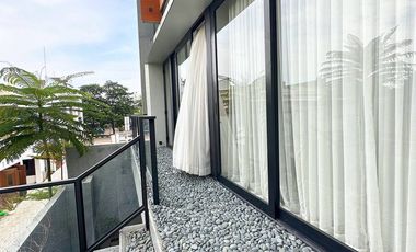 Dijual Unit Rumah Siap Huni Full Furnished Dengan Kolam Renang Pribadi Di Cipinang Jakarta Timur Dekat Ke Rawamangun [AR169]