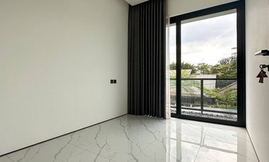 Dijual Unit Rumah Siap Huni Full Furnished Dengan Kolam Renang Pribadi Di Cipinang Jakarta Timur Dekat Ke Rawamangun [AR169]