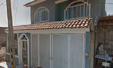 CASA EN VENTA CON 3 HABITACIONES EN LA COLONIA JOCOTEPEC