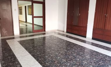ALQUILO LOCAL COMERCIAL OFICINA EN LA VICTORIA - 2do PISO