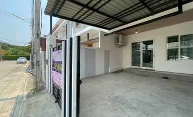 For rent a new Town home in Kankanok 19 project, Mahidol road, close to Central Airport Plaza. (For residential only) #Cannot do Air BNB