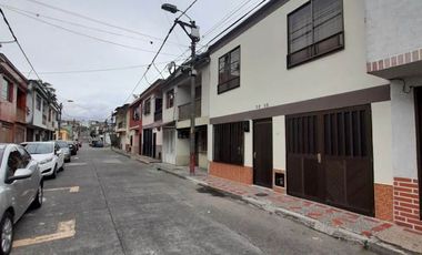 VENDO CASA AMPLIA, ECXELENTE UBICACION, POTENCIAL COMERCIAL.