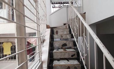 VENDO CASA AMPLIA, ECXELENTE UBICACION, POTENCIAL COMERCIAL.