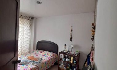 VENDO CASA AMPLIA, ECXELENTE UBICACION, POTENCIAL COMERCIAL.