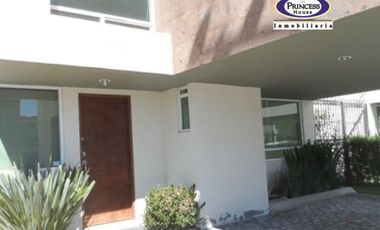 CASA EN RENTA FRACC. BOSQUES DE LOS ENCINOS, OCOYOACAC