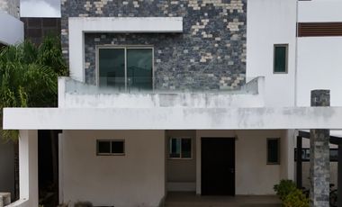 EN VENTA HERMOSA CASA CON ALBERCA EN AQUA RESIDENCIAL EN UNOS DE LOS RESIDENCIALES MAS EXCLUSIVOS DE CANCUN