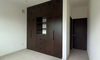 EN VENTA HERMOSA CASA CON ALBERCA EN AQUA RESIDENCIAL EN UNOS DE LOS RESIDENCIALES MAS EXCLUSIVOS DE CANCUN
