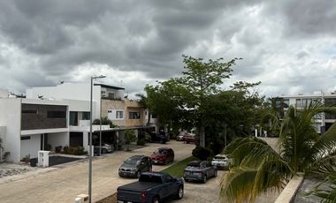 EN VENTA HERMOSA CASA CON ALBERCA EN AQUA RESIDENCIAL EN UNOS DE LOS RESIDENCIALES MAS EXCLUSIVOS DE CANCUN
