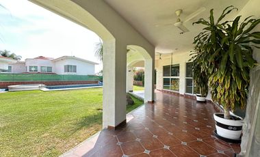 CASA EN VENTA EN FRACCIONAMIENTO LOMAS DE COCOYOC MORELOS