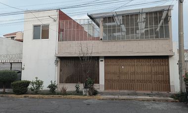 Inversión Inteligente - Casa Versátil con Espacios para Rentar o Expandir Negocio en Puebla
