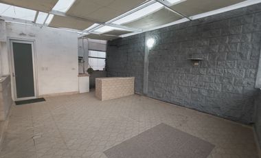 Inversión Inteligente - Casa Versátil con Espacios para Rentar o Expandir Negocio en Puebla