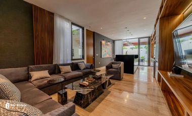 EN VENTA EXCLUSIVA RESIDENCIA CON ALBERCA EN PLAYA DEL CARMEN MUY CERCA DE XCARET Y A 5 MINUTOS DE LA PLAYA