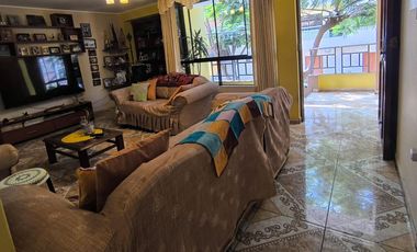 Amplia Casa En Venta – Independencia