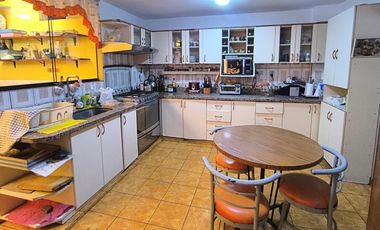 Amplia Casa En Venta – Independencia