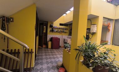 Amplia Casa En Venta – Independencia