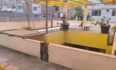 Amplia Casa En Venta – Independencia