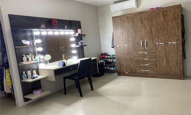 Casa Independiente Con Piscina De Venta Portoviejo Y/T