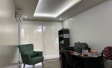 Casa Independiente Con Piscina De Venta Portoviejo Y/T