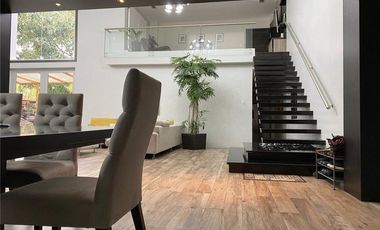 Casa Independiente Con Piscina De Venta Portoviejo Y/T