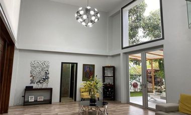 Casa Independiente Con Piscina De Venta Portoviejo Y/T