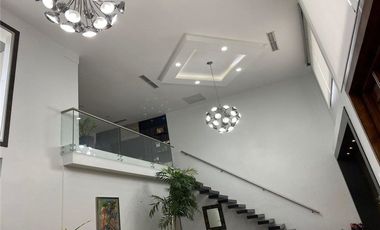 Casa Independiente Con Piscina De Venta Portoviejo Y/T