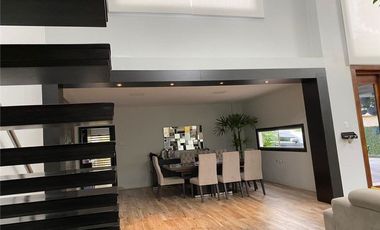 Casa Independiente Con Piscina De Venta Portoviejo Y/T