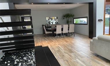 Casa Independiente Con Piscina De Venta Portoviejo Y/T