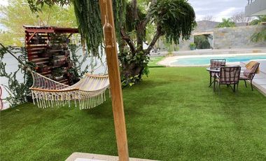 Casa Independiente Con Piscina De Venta Portoviejo Y/T