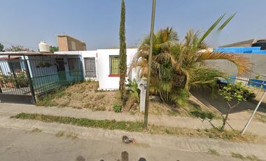 SE VENDE CASA DE RECUPERACIÓN HIPOTECARIA EN LOS RUISEÑORES, JALISCO