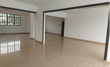 Local comercial en alquiler en Urdesa central