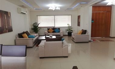 Casa De Venta En Manta Zona Sur Y/T