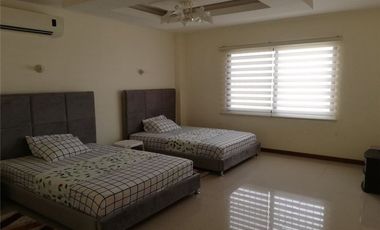 Casa De Venta En Manta Zona Sur Y/T