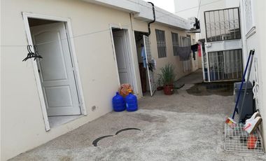 Casa De Venta En Manta Zona Sur Y/T