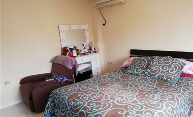 Casa De Venta En Manta Zona Sur Y/T