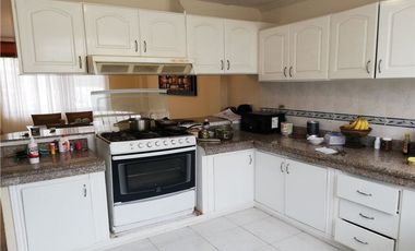 Casa De Venta En Manta Zona Sur Y/T