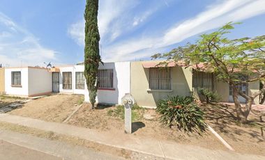 SE VENDE CASA DE RECUPERACIÓN HIPOTECARIA EN LOS RUISEÑORES JALISCO