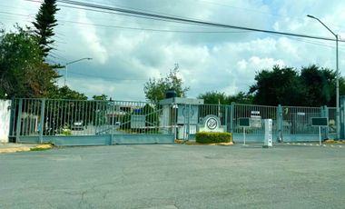 FRACCIONAMIENTO CON ACCESO CONTROLADO Y A UNOS MINUTOS DEL AEROPUERTO