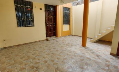 Alquiler De Casa De Un Piso En Urb. Villas Del Sol De Los Portales - Ica