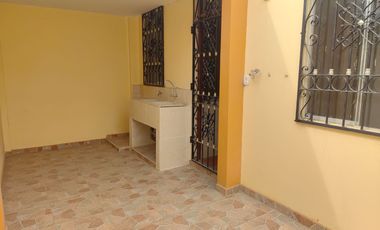 Alquiler De Casa De Un Piso En Urb. Villas Del Sol De Los Portales - Ica