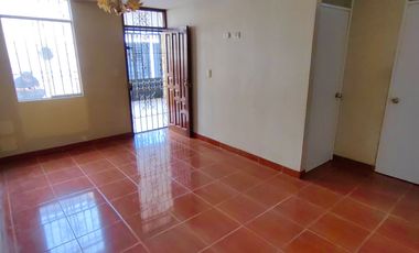 Alquiler De Casa De Un Piso En Urb. Villas Del Sol De Los Portales - Ica