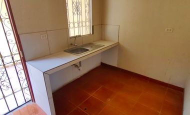 Alquiler De Casa De Un Piso En Urb. Villas Del Sol De Los Portales - Ica