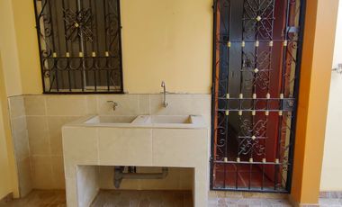 Alquiler De Casa De Un Piso En Urb. Villas Del Sol De Los Portales - Ica